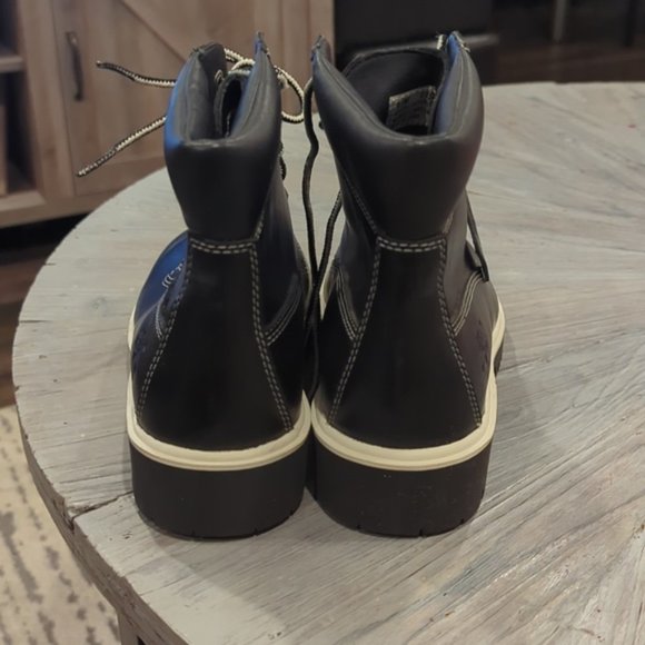 NWOT Timberland Black Leather Boots - Picture 6 of 9